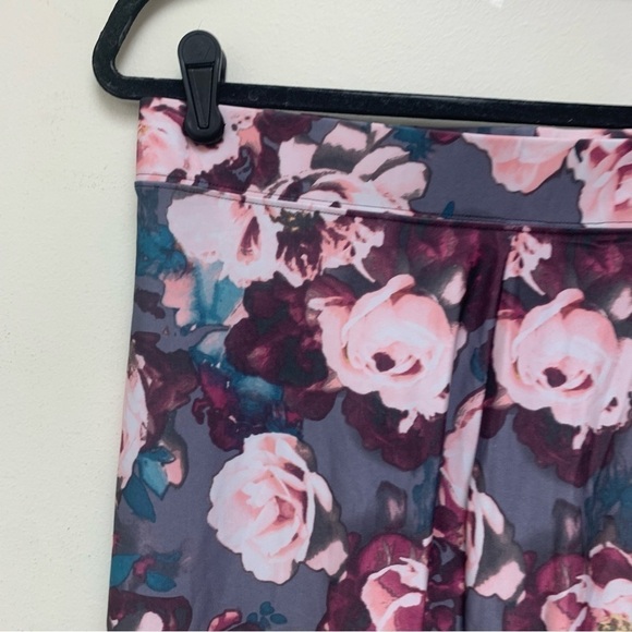 American Eagle Floral Leggings - Picture 2 of 10